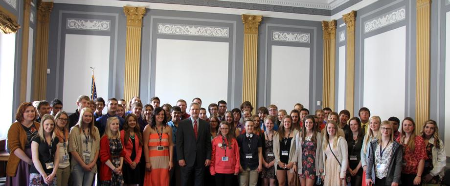 Close Up-April 2015 - Hoeven meets with North Dakotan students who visited DC to participate in the Close Up program